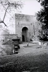 ETH-BIB-Puerta de la Justicia, Granada-Nordafrikaflug 1932-LBS MH02-13-0578 photo