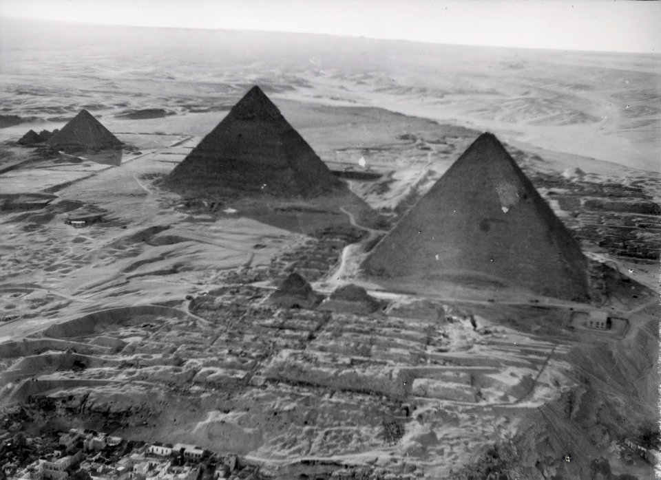 ETH-BIB-Pyramiden von Gizeh aus 400 m Höhe-Kilimanjaroflug 1929-30-LBS MH02-07-0154