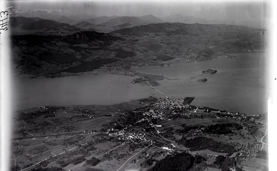 ETH-BIB-Rapperswil-Jona, Ufenau, Lützelau Seedamm, Etzel v. N. aus 1500 m-Inlandflüge-LBS MH01-003413
