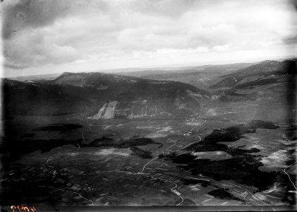 ETH-BIB-Rances, Valeyres, Baulmes, St. Croix, Aiguilles de Baulmes v. S. O. aus 2000 m-Inlandflüge-LBS MH01-004092