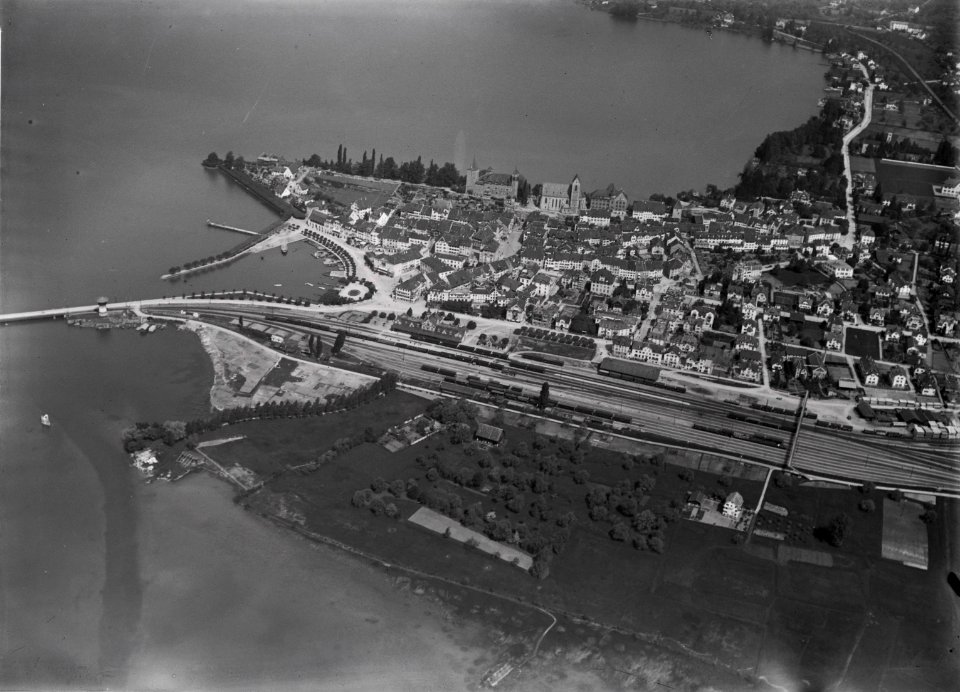 ETH-BIB-Rapperswil-Jona, Bahnhof aus 500 m-Inlandflüge-LBS MH01-000407