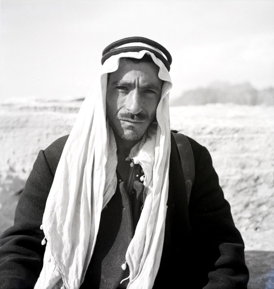 ETH-BIB-Reiseführer in Petra-Abessinienflug 1934-LBS MH02-22-0075