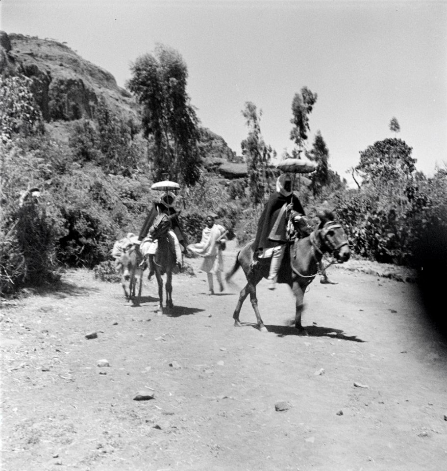 ETH-BIB-Reiter auf dem Hochplateau der Shewa-Abessinienflug 1934-LBS MH02-22-0260