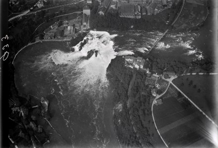 ETH-BIB-Rheinfall, Schloss Laufen v. S. W. aus 200 m-Inlandflüge-LBS MH01-000933