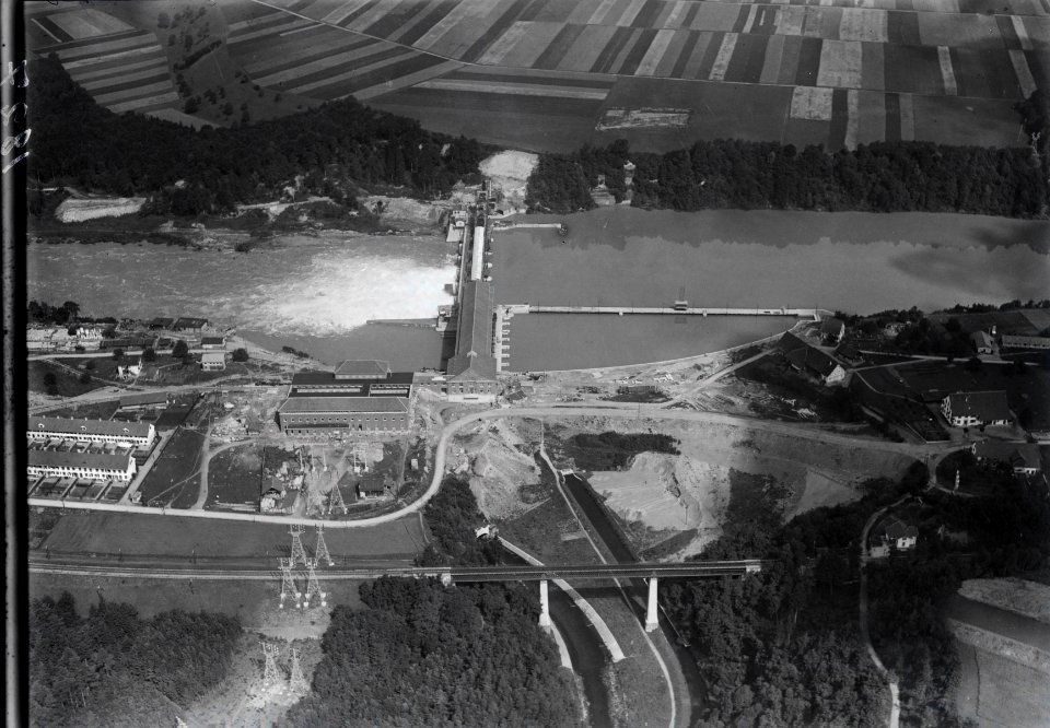 ETH-BIB-Rheinsfelden, Kraftwerk Eglisau aus 200 m-Inlandflüge-LBS MH01-001827