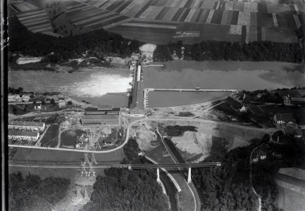 ETH-BIB-Rheinsfelden, Kraftwerk Eglisau aus 200 m-Inlandflüge-LBS MH01-001827