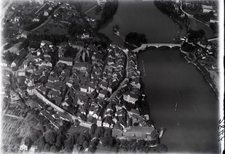 ETH-BIB-Rheinfelden mit Stadtmauer, Zentrum aus 300 m-Inlandflüge-LBS MH01-002847