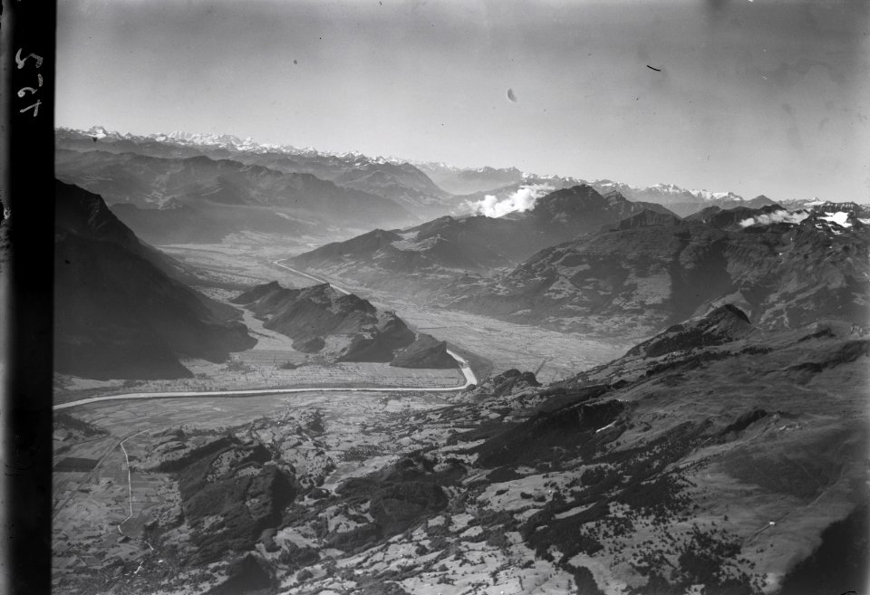 ETH-BIB-Rheintal mit Fläscherberg und Luziensteig aus 3500 m-Inlandflüge-LBS MH01-000152