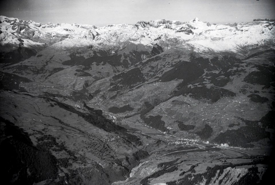 ETH-BIB-Rheintal, Ilanz, Hausstock-Inlandflüge-LBS MH05-59-01
