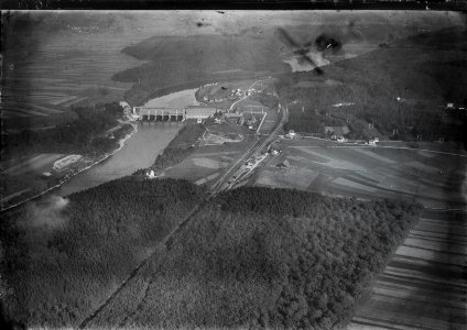 ETH-BIB-Rheinsfelden, Kraftwerk Eglisau v. S. W. aus 400 m-Inlandflüge-LBS MH01-005933