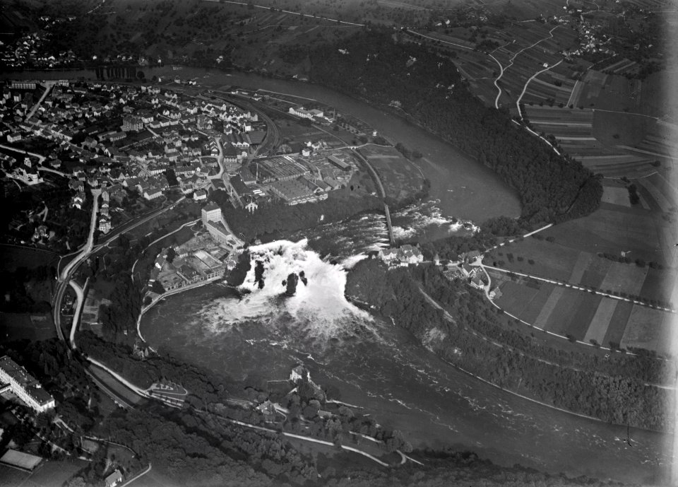 ETH-BIB-Rheinfall, Neuhausen v. W. aus 500 m-Inlandflüge-LBS MH01-000929
