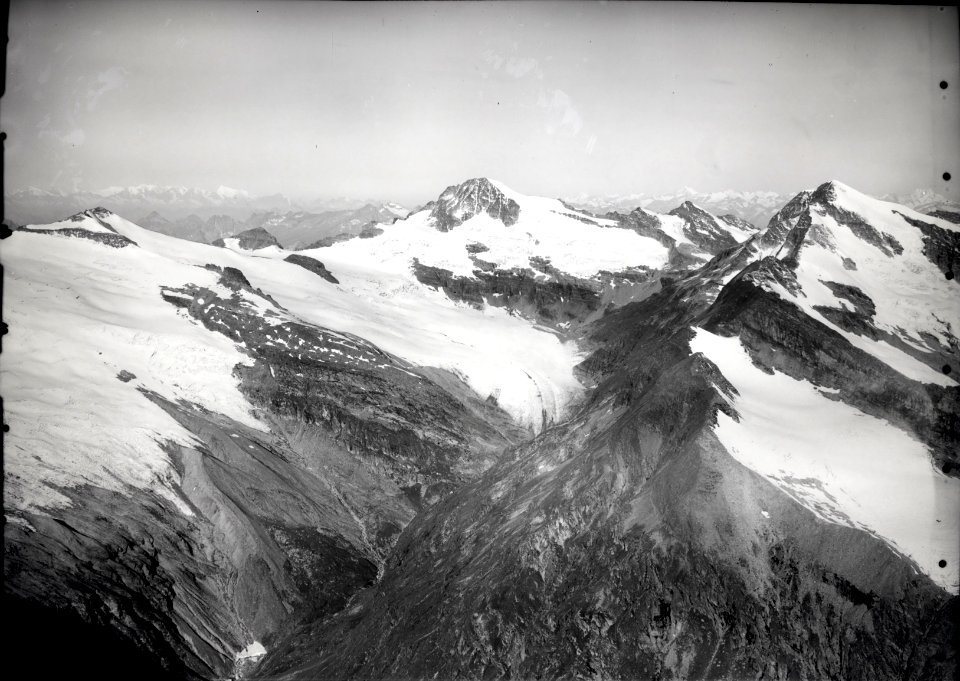 ETH-BIB-Rheinwaldhorn, Rheinquellhorn, Güferhorn v. O. aus 3400 m-Inlandflüge-LBS MH01-007822
