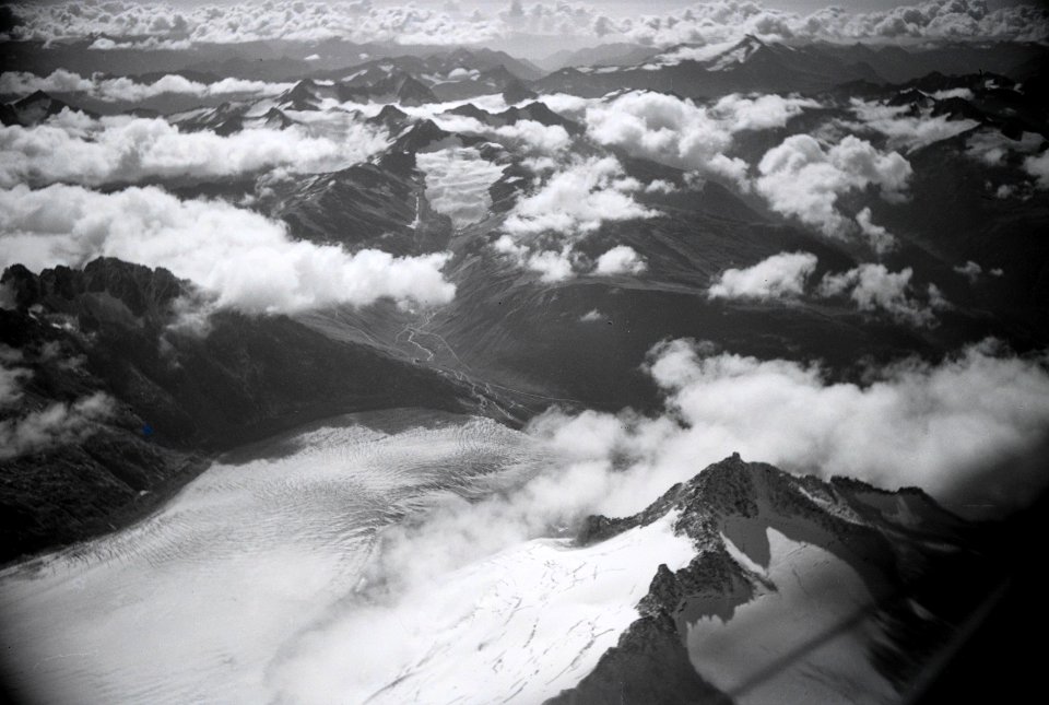 ETH-BIB-Rhonegletscher, Klein Furkahorn, Gross Muttenhorn-Inlandflüge-LBS MH05-53-37