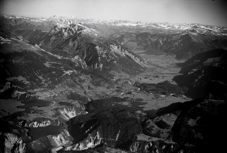 ETH-BIB-Rheintal, Bonaduz, Felsberger Calanda-Inlandflüge-LBS MH05-59-07