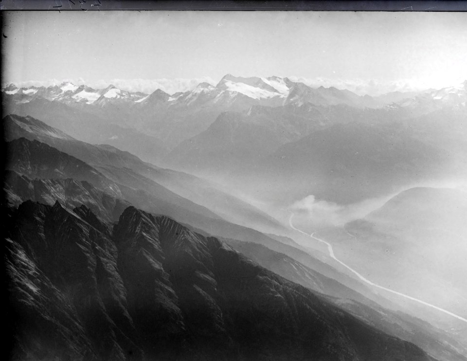 ETH-BIB-Rhônetal, Visp, Monte Leone, Helsenhorn v. N. W. aus 3500 m-Inlandflüge-LBS MH01-004314