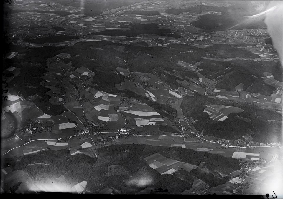 ETH-BIB-Richenthal, Pfaffnau, Brätschällenberg v. S. O. aus 3000 m-Inlandflüge-LBS MH01-003273