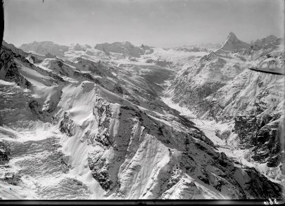 ETH-BIB-Riedgletscher, Mattertal, Matterhorn v. N. aus 4000 m-Inlandflüge-LBS MH01-000386-01