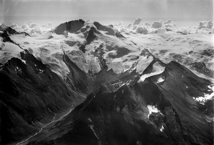 ETH-BIB-Rimpfischhorn, Strahlhorn, Weissgrat v. N. W. aus 4000 m-Inlandflüge-LBS MH01-005175