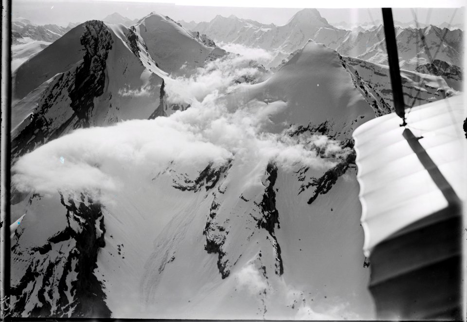 ETH-BIB-Rinderhorn, Balmhorn, Brietschhorn, Altels v. W. aus 4000 m-Inlandflüge-LBS MH01-000451