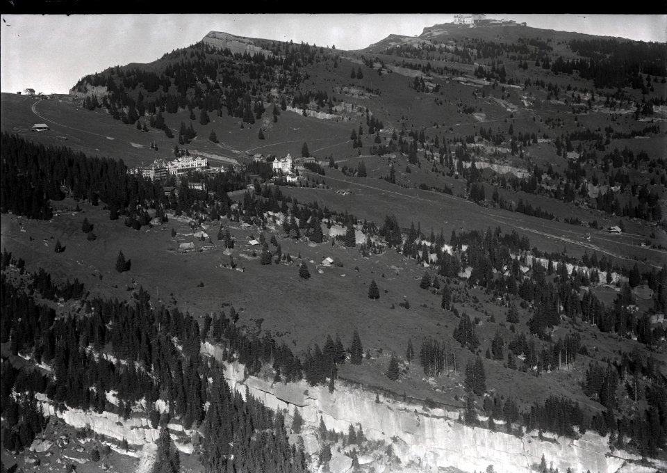 ETH-BIB-Rigi-Klatbad, Rotstock, Rigi-Kulm v. S. W. aus 1400 m-Inlandflüge-LBS MH01-004919