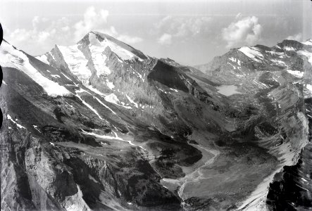ETH-BIB-Rinderhorn, Daubensee, Gemmi v. N. O. aus 3500 m-Inlandflüge-LBS MH01-005747