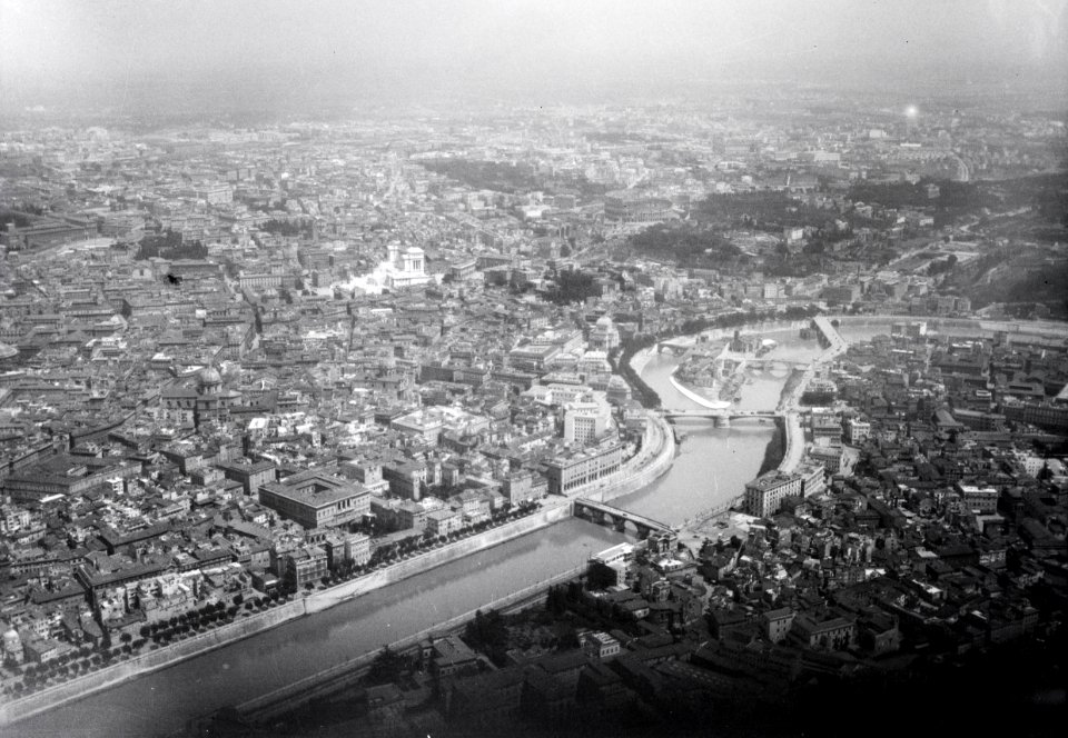 ETH-BIB-Rom aus der Luft mit Monumento Vittorio Emanuele II-Mittelmeerflug 1928-LBS MH02-04-0226