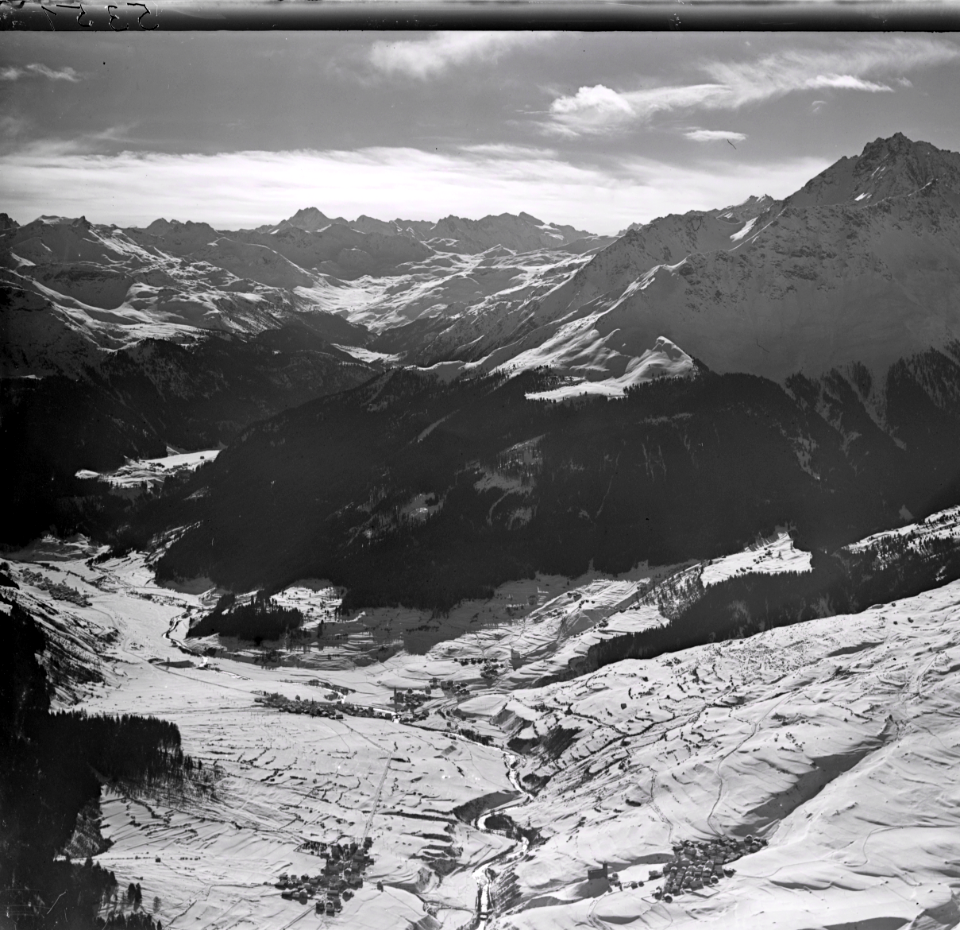 ETH-BIB-Riom, Cunter, Savognin, Surses, Oberhalbstein, Septimerpass, Bergelleralpen v. N. aus 2000 m-Inlandflüge-LBS MH01-005351