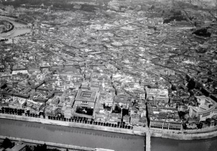 ETH-BIB-Rom (Tiber) aus 500 m Höhe-Mittelmeerflug 1928-LBS MH02-04-0148