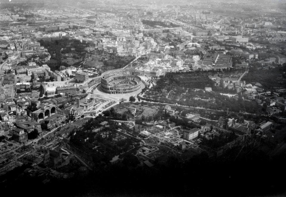 ETH-BIB-Rom (Forum) aus 800 m Höhe-Mittelmeerflug 1928-LBS MH02-04-0149