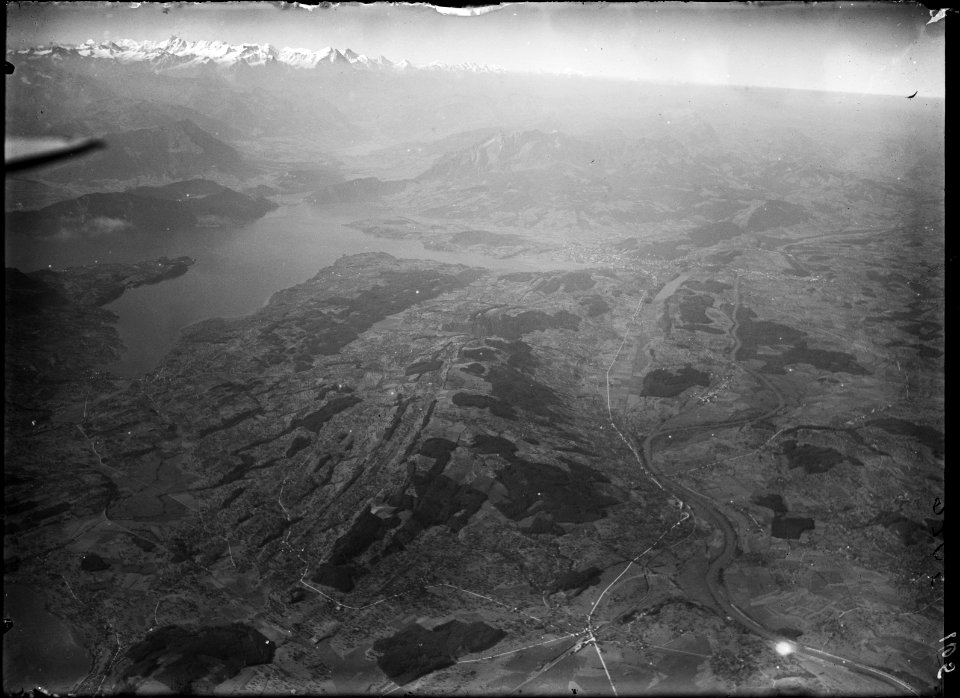 ETH-BIB-Rooterberg zwischen Vierwaldstättersee und Reuss, Luzern, Pilatus, Berneralpen aus 3000 m-Inlandflüge-LBS MH01-002705