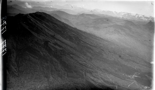 ETH-BIB-Rossberg, Bergsturzgebiet v. N. W. aus 1000 m-Inlandflüge-LBS MH01-001777