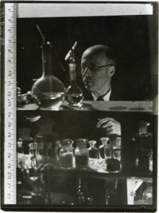 ETH-BIB-Ruzicka, Leopold (1887-1976)-Portrait-Portr 10504