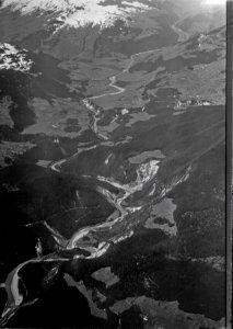 ETH-BIB-Ruin, Ault, Carrera, Valendas, Laax, Sagogn, Castrisch, Vorderrhein zwischen Reichenau und Ilanz v. O. aus 2200 m-Inlandflüge-LBS MH01-005046