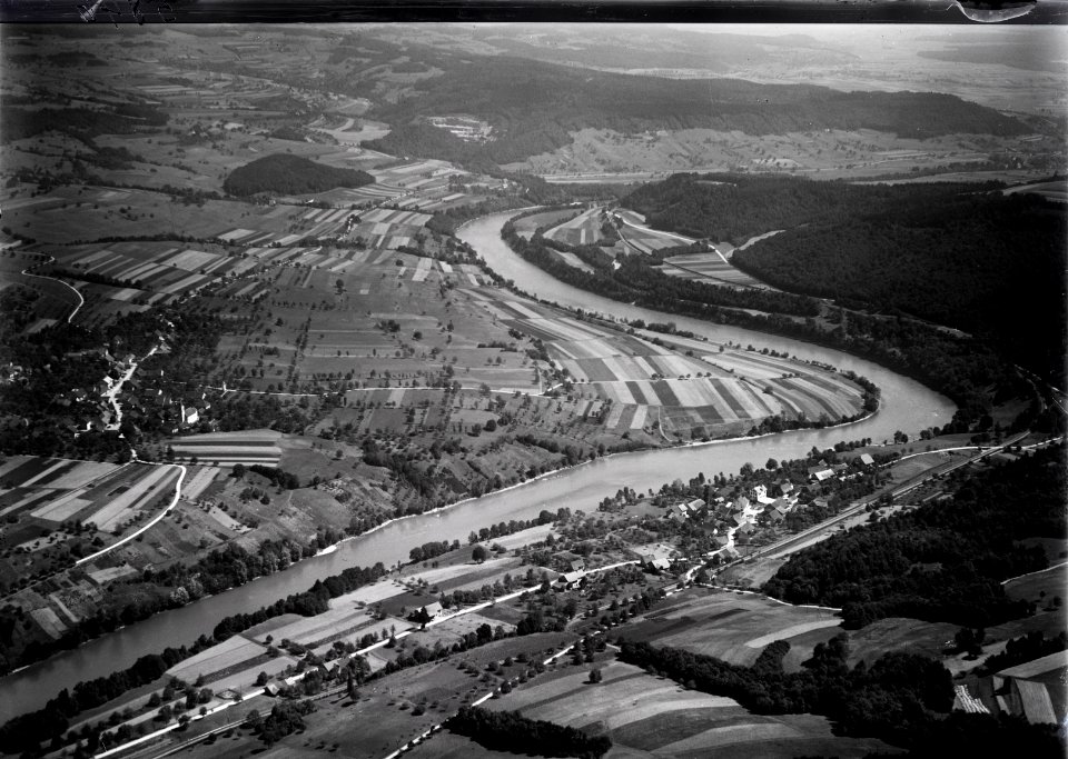 ETH-BIB-Rümikon, Lienheim, Rheinlauf v. S. W. aus 700 m-Inlandflüge-LBS MH01-005846
