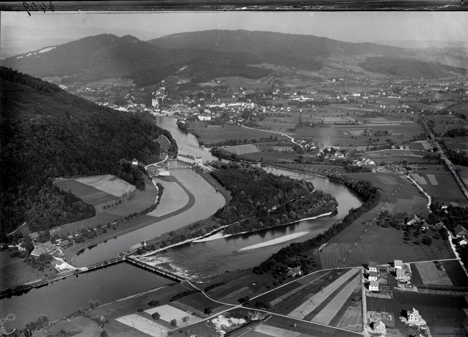 ETH-BIB-Ruppoldingen, Flusskraftwerk, Rishalden, Aarburg aus 500 m-Inlandflüge-LBS MH01-004409