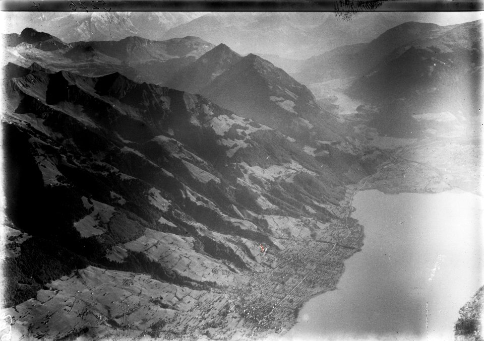 ETH-BIB-Sachseln, Kleines Melchtal, Lungernsee aus 2400 m-Inlandflüge-LBS MH01-005276