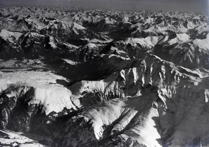 ETH-BIB-Safien-Platz, Piz Beverin, Thusis, Albulatal v. W. aus 4000 m-Inlandflüge-LBS MH01-001370