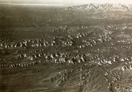 ETH-BIB-Salz- und Steinwüste südlich von Isfahan aus 3000 m Höhe-Persienflug 1924-1925-LBS MH02-02-0164-AL-FL
