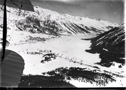ETH-BIB-Samedan, Bevers, La Punt, Oberengadin, St. Gian, Samedan v. S. aus 2500 m-Inlandflüge-LBS MH01-001573