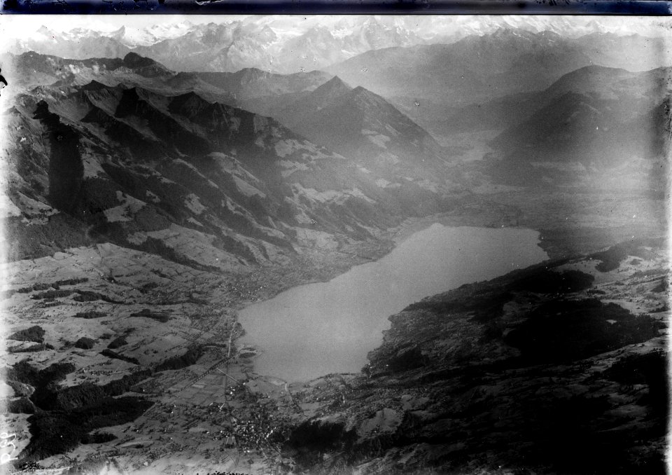 ETH-BIB-Sarnen, Sarnersee, Brünig, Sachseln aus 2400 m-Inlandflüge-LBS MH01-005275