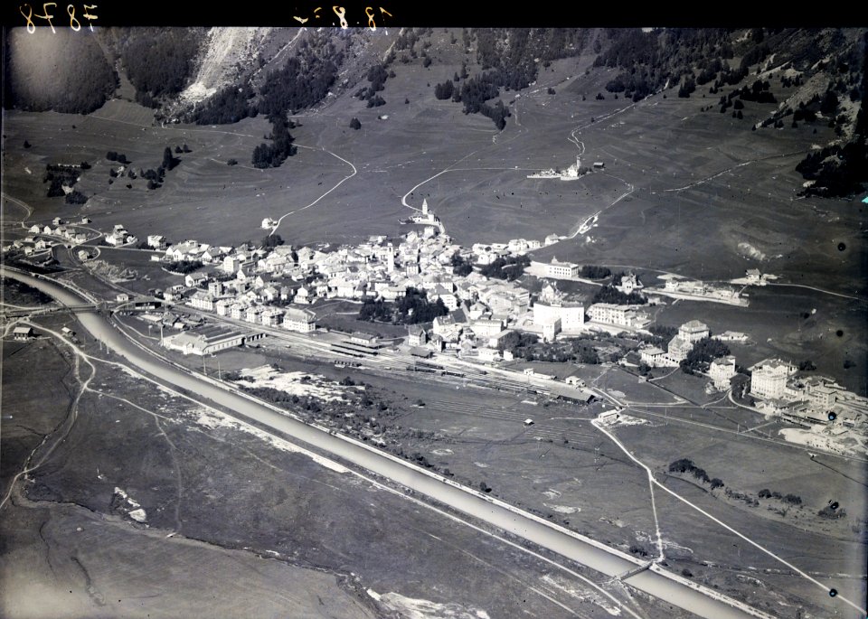 ETH-BIB-Samedan v. S. aus 300 m-Inlandflüge-LBS MH01-007878