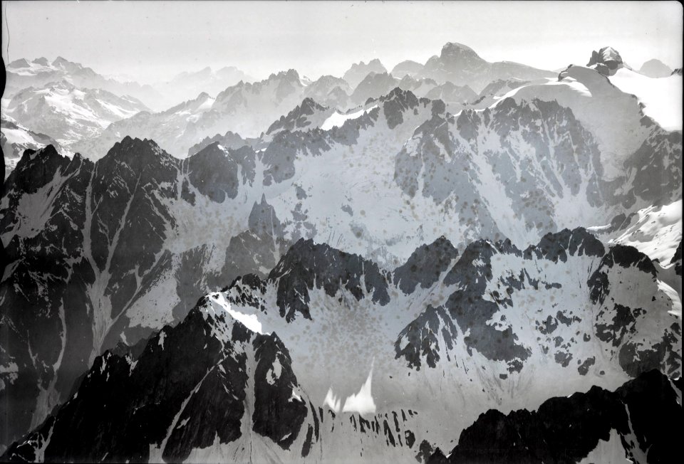 ETH-BIB-Sassstock, Zwächten, Spannort, Titlis, Grassen v. O. aus 3200 m-Inlandflüge-LBS MH01-005627