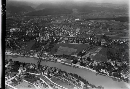 ETH-BIB-Schaffhausen, Ostquartier mit Feuertalen aus 300 m-Inlandflüge-LBS MH01-001853