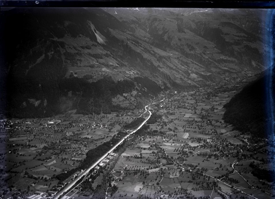 ETH-BIB-Schattdorf, Bürglen v. S. W. aus 400 m-Inlandflüge-LBS MH01-006173