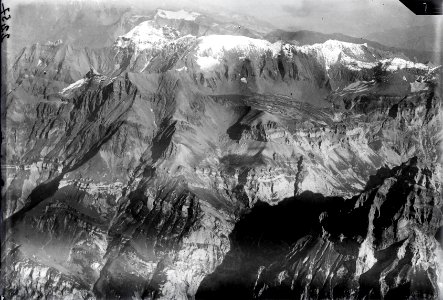 ETH-BIB-Scheidstöckli, Nüschenstock, Baumgartenalp, Hausstock, Meutsee v. W. aus 4000 m-Inlandflüge-LBS MH01-002257