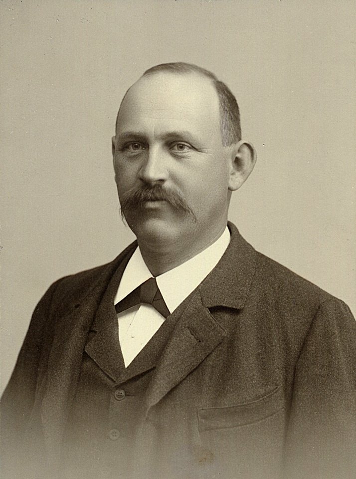 ETH-BIB-Schellenberg, Hans Konrad (1872-1923)-Portrait-Portr 02898.tif (cropped)