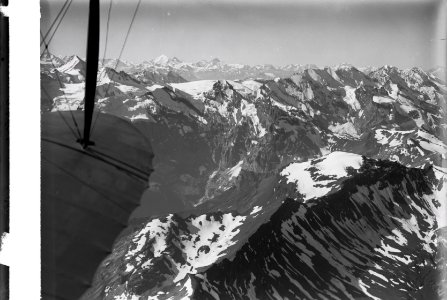 ETH-BIB-Schilthorn, Sefinental, Gspaltenhorn, Blüemlisalp v. N. aus 5000 m-Inlandflüge-LBS MH01-001240