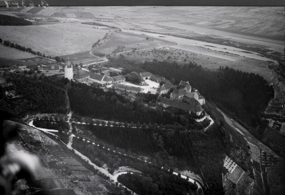 ETH-BIB-Schloss Neuenburg in Freyburg-Inlandflüge-LBS MH01-006349
