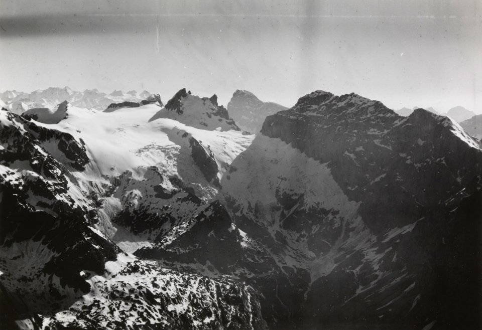 ETH-BIB-Schlossberg, Spannort, Titlis, Berneralpen v. O.-Inlandflüge-LBS MH01-005621
