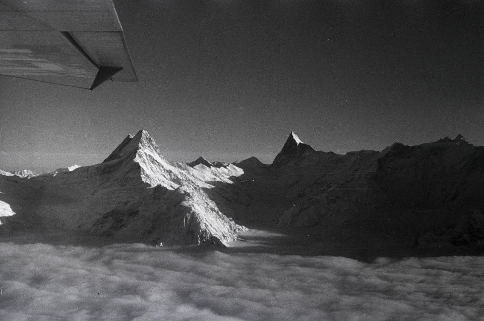 ETH-BIB-Schreckhörner, Finsteraarhorn-Inlandflüge-LBS MH05-10-33